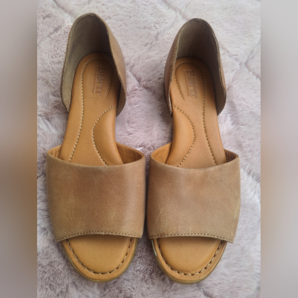 Born Women's Tan Sandals
